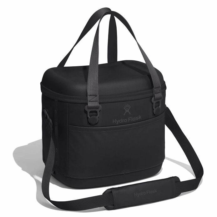 game-day-bundle-t7 12pco001-carryout-cooler-15l-black-angled_1_1.jpg