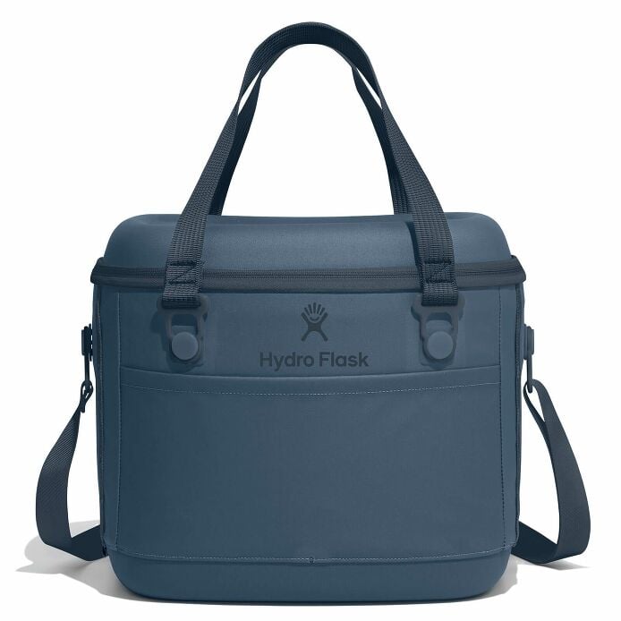 carryouttm-soft-cooler-15-l-u8 12pco384-carryout-cooler-15l-harbor-blue-straight_1.jpg