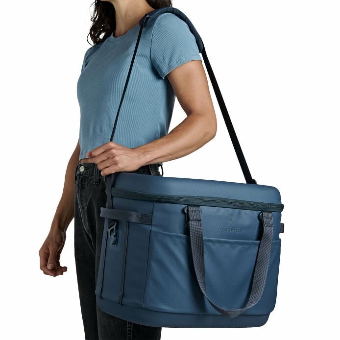 carryouttm-soft-cooler-30-l-t8 250815_hydro_s26_hb_14546_5.jpg