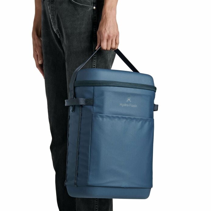 carryouttm-backpack-22-l-a7 250815_hydro_s26_hb_14597_6.jpg