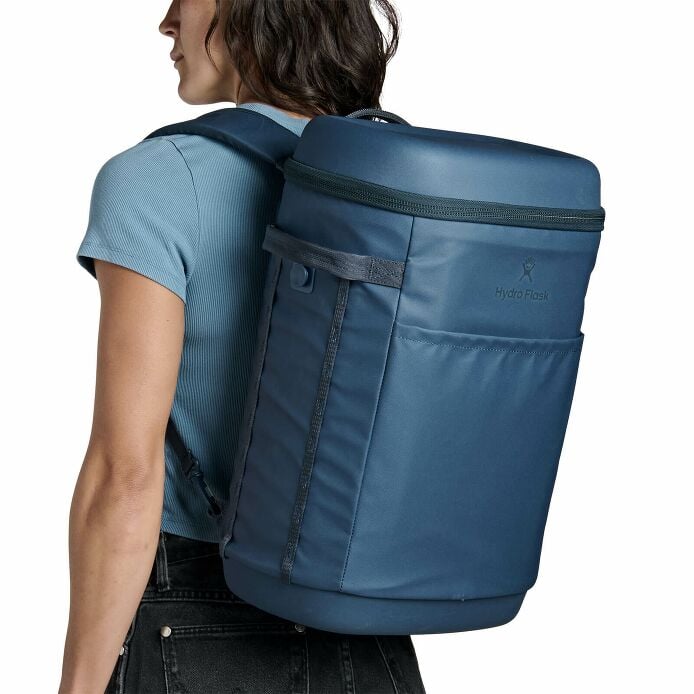 carryouttm-backpack-22-l-a7 250815_hydro_s26_hb_14605_7.jpg