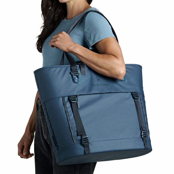 carryouttm-soft-cooler-tote-30-l-t5 250815_hydro_s26_hb_14614_2.jpg