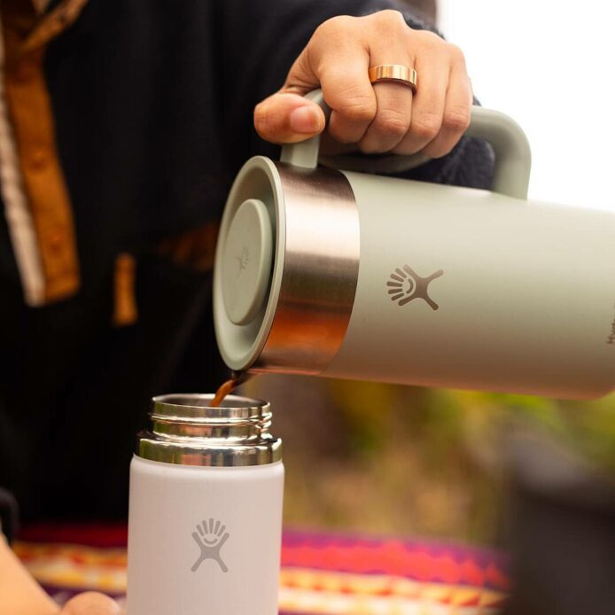 32-oz-insulated-french-press-v1 2706_johnson_s25summertravel_camping_pouring_303a0287_1_.jpg