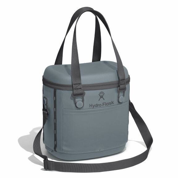 carryouttm-soft-cooler-10-l-j7 6pco043-carryout-cooler-10l-shale-gray-angled_1_1.jpg