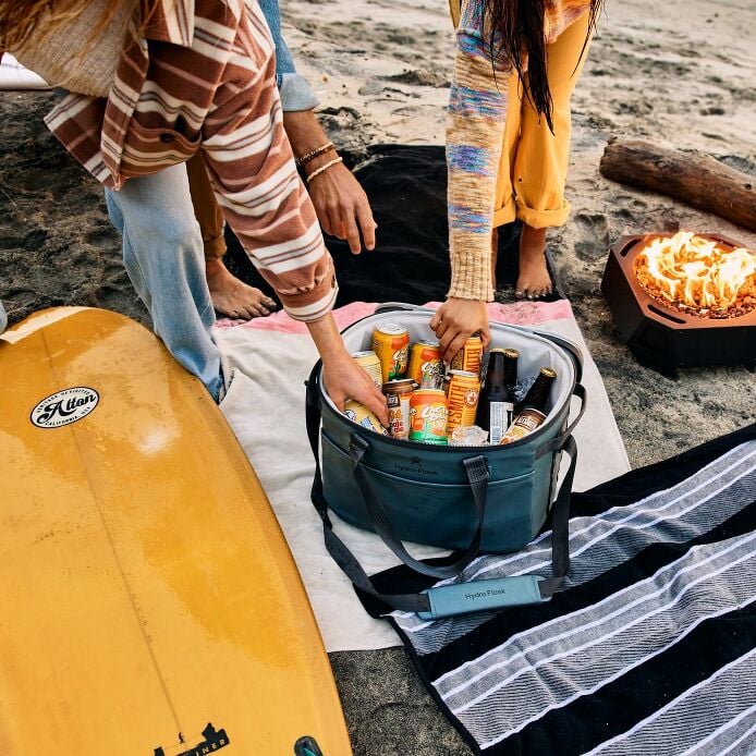 carryouttm-soft-cooler-30-l-t8 hf_carryout_bouwer_d1_l2_stone_steps_6289_2.jpg