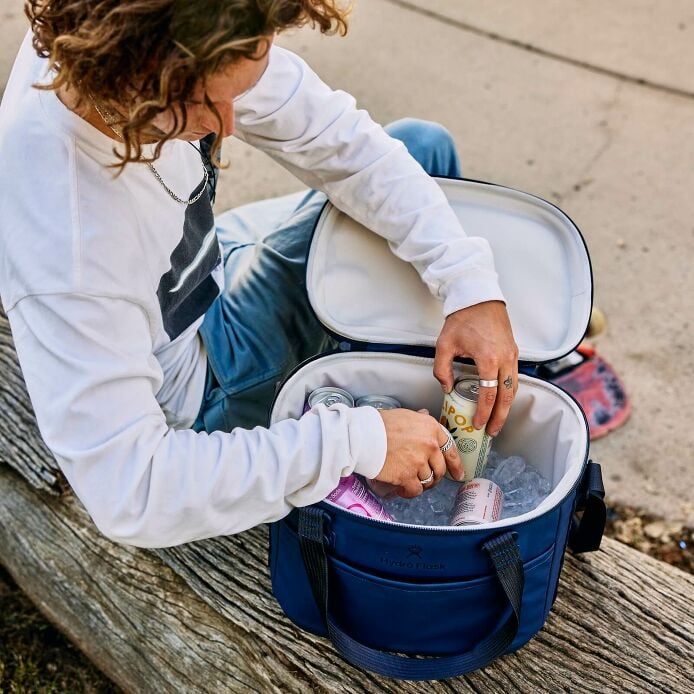 carryouttm-soft-cooler-15-l-u8 hf_carryout_bouwer_d2_l4_skate_park_6209_6.jpg