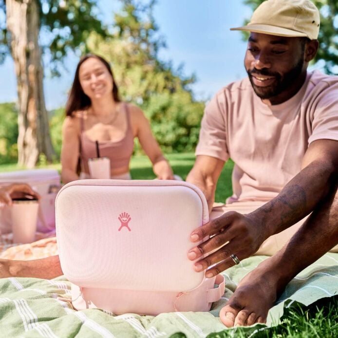 5-l-carry-outtm-lunch-box-x7 hf_s24_trillium_45_1.jpg