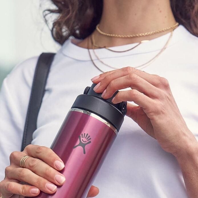 32-oz-lightweight-chug-cap-bottle-v6 hf_s26_lightweight_mcinnis_5123_1_8.jpg