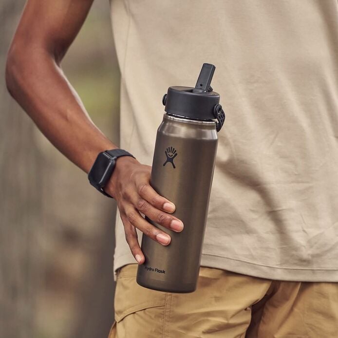 32-oz-lightweight-flex-straw-bottle-n4 hf_s26_lightweight_mcinnis_6345_2_3.jpg