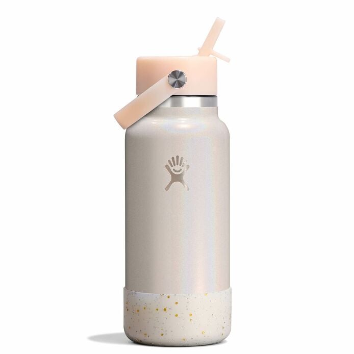 medium-boot-n1 le-f25w32-g-32-oz-wide-flex-straw-cap-glimmer-cream-straight-withboot_1_1_1.jpg